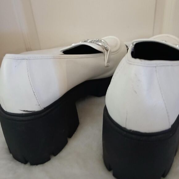 Torrid Off-White Chunky Platform Slip On Heel Shoes Lug Soles Chain Detail 8ww - Picture 6 of 7